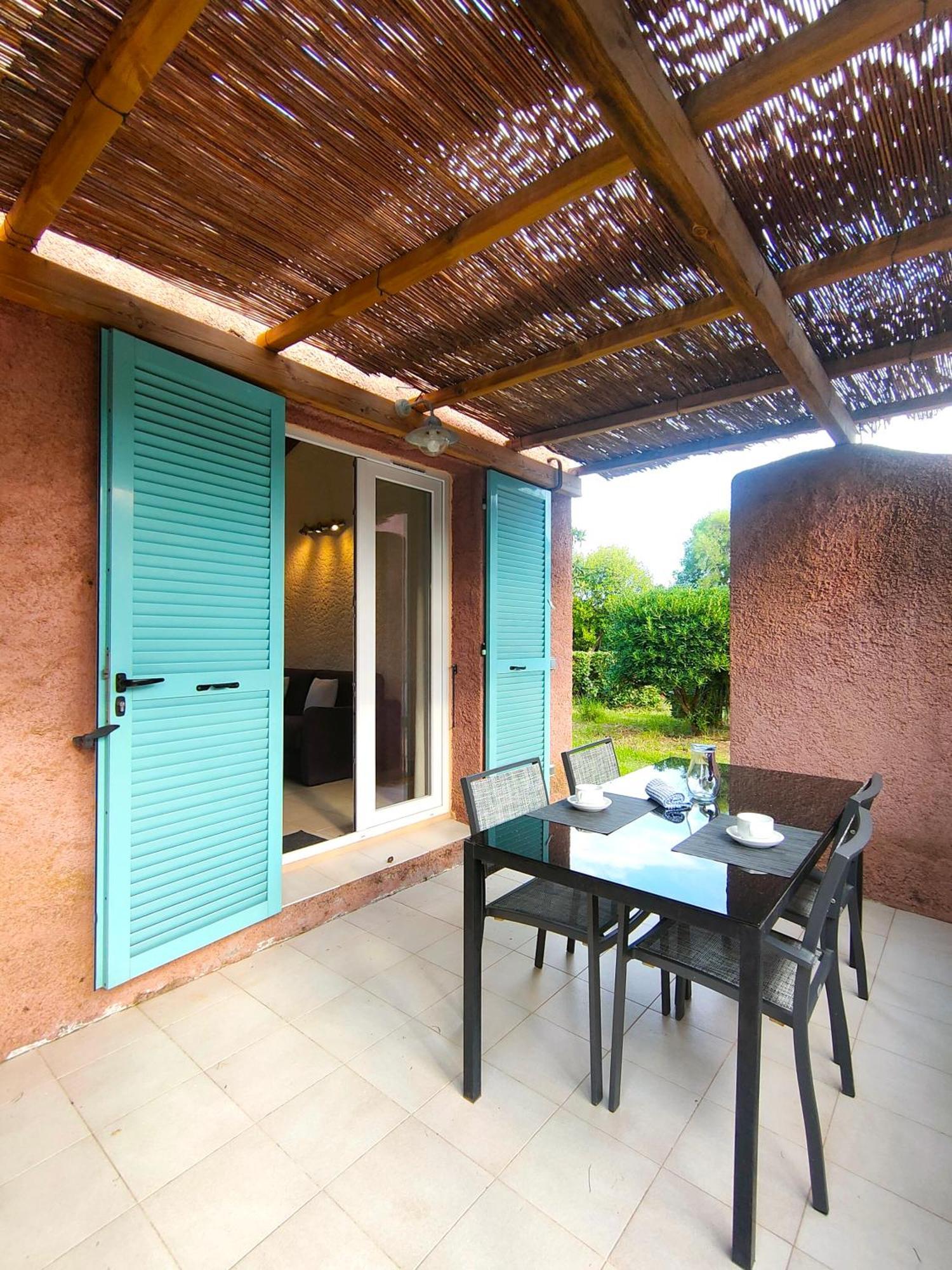 Residence Les Cigales Porto-Vecchio  Buitenkant foto
